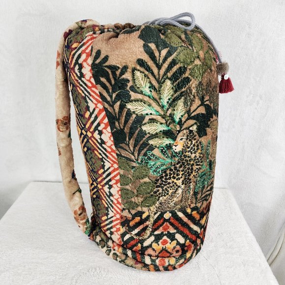 Johnny Was Bedding Johnny Was Fria Cozy Sherpa Blanket With Bag